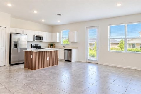 Touwnhouse à louer à Davenport, Floride: 3 chambres, 173.17 m2 № 2373414 - photo 6