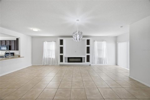 House in Winter Haven, Florida 3 bedrooms, 164.44 sq.m. № 2151212 - photo 7
