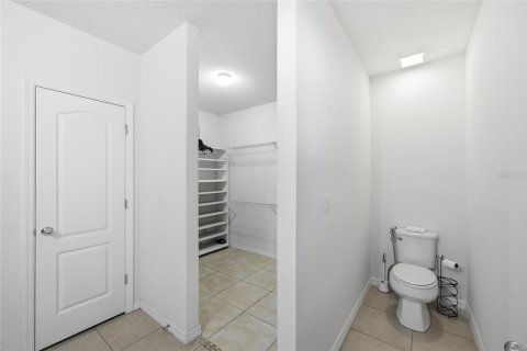 House in Winter Haven, Florida 3 bedrooms, 164.44 sq.m. № 2151212 - photo 17