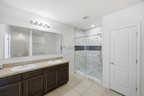 House in Winter Haven, Florida 3 bedrooms, 164.44 sq.m. № 2151212 - photo 15