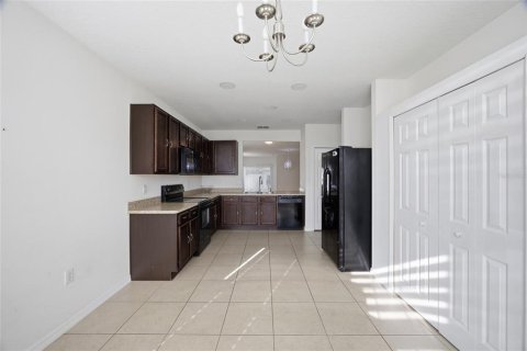 House in Winter Haven, Florida 3 bedrooms, 164.44 sq.m. № 2151212 - photo 9