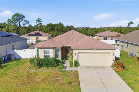 House in Winter Haven, Florida 3 bedrooms, 164.44 sq.m. № 2151212