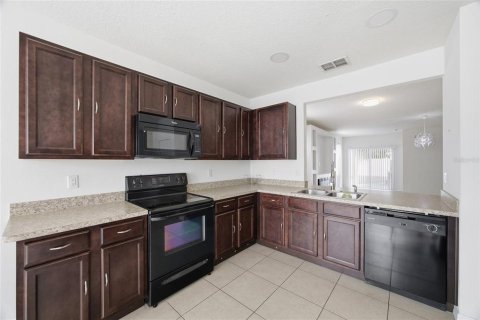 House in Winter Haven, Florida 3 bedrooms, 164.44 sq.m. № 2151212 - photo 10