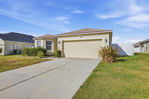 House in Winter Haven, Florida 3 bedrooms, 164.44 sq.m. № 2151212 - photo 4