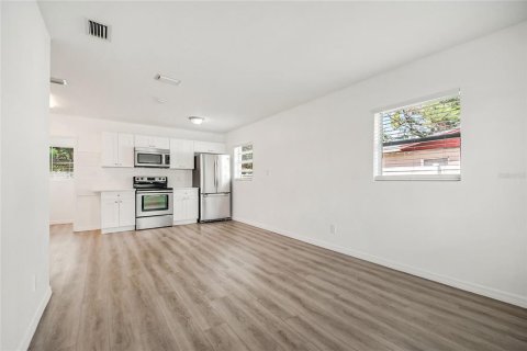 Villa ou maison à vendre à Orlando, Floride: 3 chambres, 78.04 m2 № 2352312 - photo 13