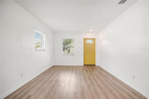 Villa ou maison à vendre à Orlando, Floride: 3 chambres, 78.04 m2 № 2352312 - photo 11