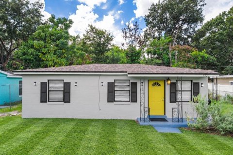 House in Orlando, Florida 3 bedrooms, 78.04 sq.m. № 2352312