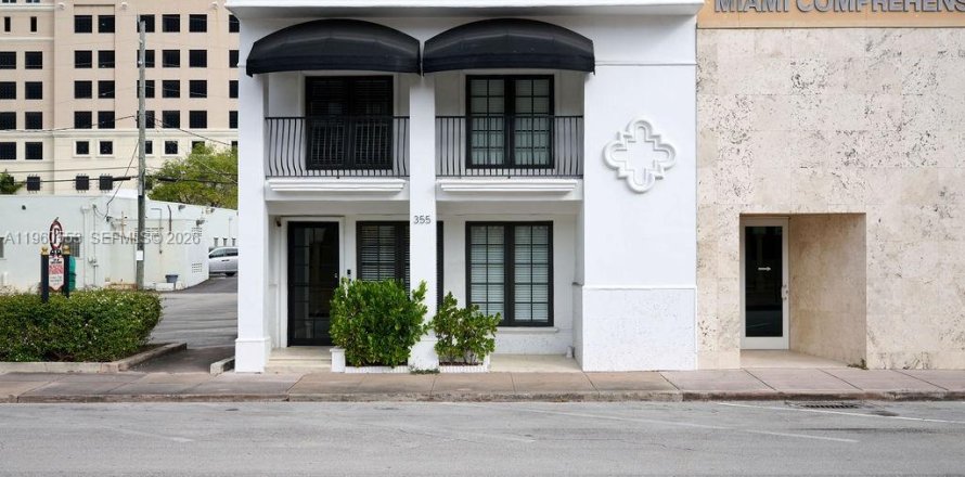 Propiedad comercial en Coral Gables, Florida № 2023741