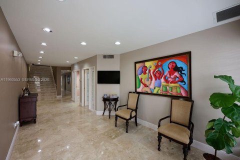 Propiedad comercial en venta en Coral Gables, Florida № 2023741 - foto 3