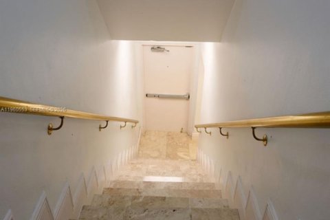 Propiedad comercial en venta en Coral Gables, Florida № 2023741 - foto 12