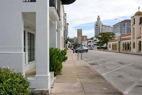 Propiedad comercial en venta en Coral Gables, Florida № 2023741 - foto 4