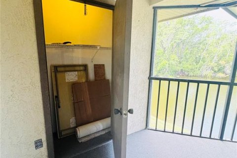 Снять в аренду кондоминиум в Олдсмар, Флорида 4 комнаты, 82.5м2, № 2217441 - фото 11