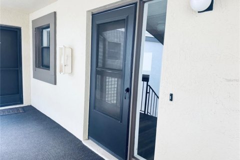 Снять в аренду кондоминиум в Олдсмар, Флорида 4 комнаты, 82.5м2, № 2217441 - фото 14