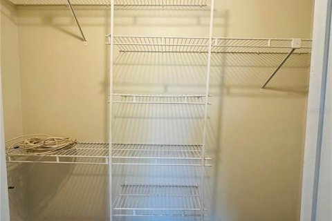 Снять в аренду кондоминиум в Олдсмар, Флорида 4 комнаты, 82.5м2, № 2217441 - фото 7