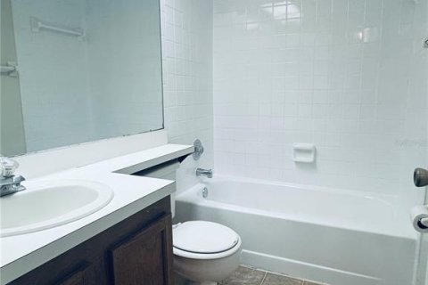 Снять в аренду кондоминиум в Олдсмар, Флорида 4 комнаты, 82.5м2, № 2217441 - фото 10