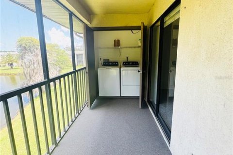 Снять в аренду кондоминиум в Олдсмар, Флорида 4 комнаты, 82.5м2, № 2217441 - фото 12