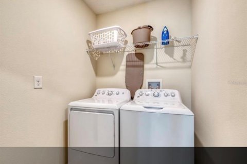 Townhouse in Davenport, Florida 2 bedrooms, 128.95 sq.m. № 2395860 - photo 7