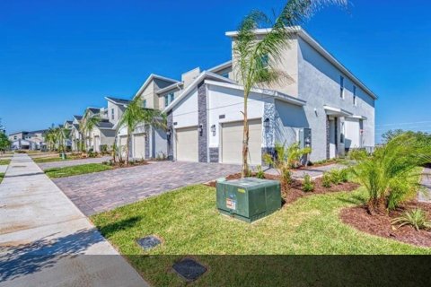 Townhouse in Davenport, Florida 2 bedrooms, 128.95 sq.m. № 2395860 - photo 8
