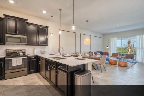 Townhouse in Davenport, Florida 2 bedrooms, 128.95 sq.m. № 2395860 - photo 4