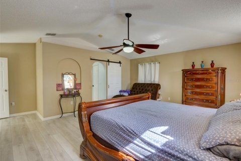 House in DeLand, Florida 4 bedrooms, 274.8 sq.m. № 2123564 - photo 30