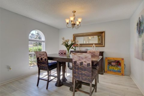 House in DeLand, Florida 4 bedrooms, 274.8 sq.m. № 2123564 - photo 8