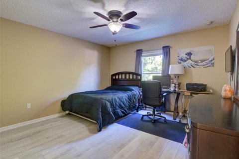 House in DeLand, Florida 4 bedrooms, 274.8 sq.m. № 2123564 - photo 27
