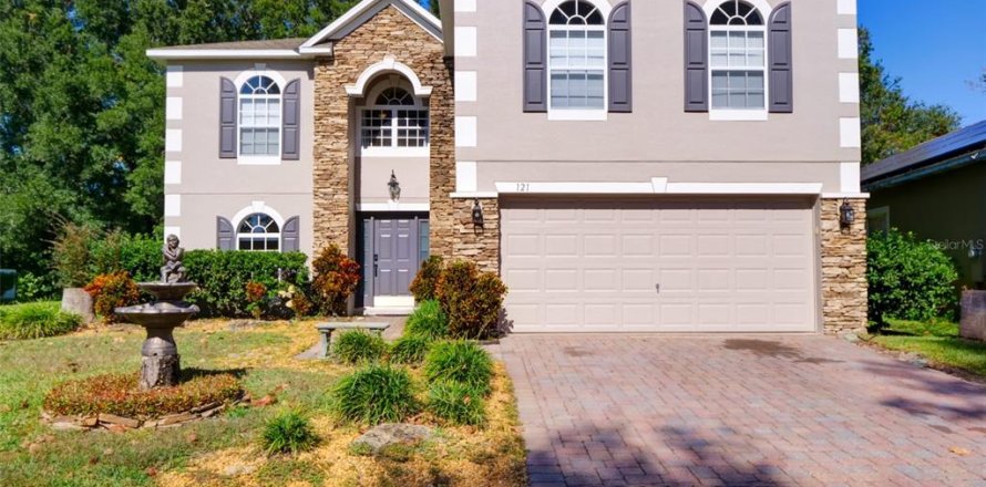 House in DeLand, Florida 4 bedrooms, 274.8 sq.m. № 2123564