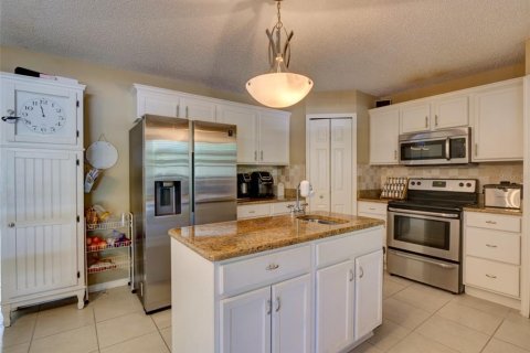 House in DeLand, Florida 4 bedrooms, 274.8 sq.m. № 2123564 - photo 13