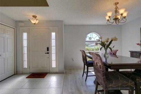 House in DeLand, Florida 4 bedrooms, 274.8 sq.m. № 2123564 - photo 6