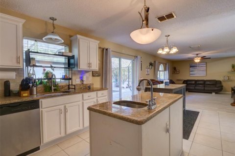 House in DeLand, Florida 4 bedrooms, 274.8 sq.m. № 2123564 - photo 14