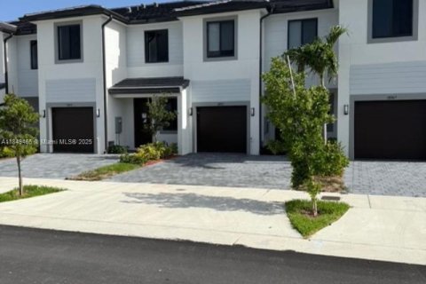 Townhouse in Homestead, Florida 3 bedrooms, 167.97 sq.m. № 1852006 - photo 11