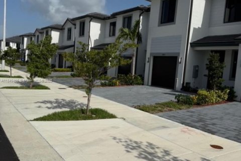 Townhouse in Homestead, Florida 3 bedrooms, 167.97 sq.m. № 1852006 - photo 12