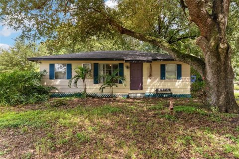House in Tampa, Florida 3 bedrooms, 91.79 sq.m. № 2359399