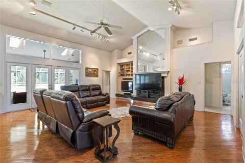 Casa en venta en Gainesville, Florida, 4 dormitorios, 326.37 m2 № 1640483 - foto 10