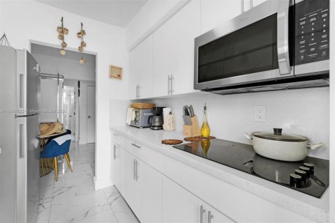 Immobilier commercial à vendre à Miami, Floride: 242.85 m2 № 2013361 - photo 14