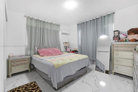 Immobilier commercial à vendre à Miami, Floride: 242.85 m2 № 2013361 - photo 22