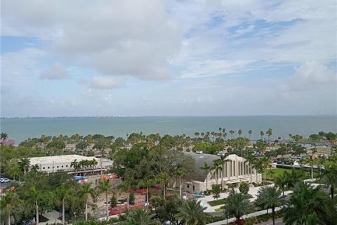 Condo in Sarasota, Florida, 1 bedroom  № 2229576 - photo 12