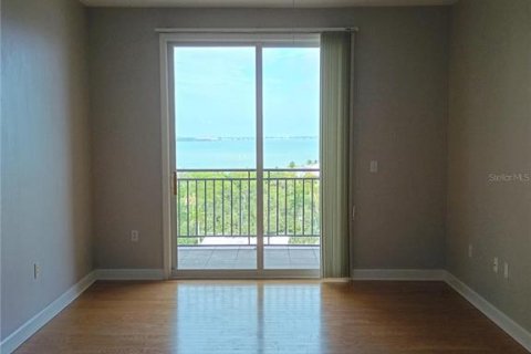Condo in Sarasota, Florida, 1 bedroom  № 2229576 - photo 8