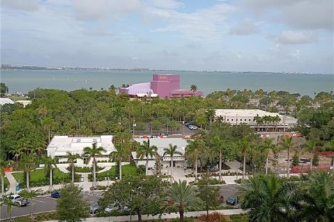 Condo in Sarasota, Florida, 1 bedroom  № 2229576 - photo 13
