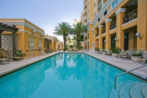 Condo in Sarasota, Florida, 1 bedroom  № 2229576 - photo 19