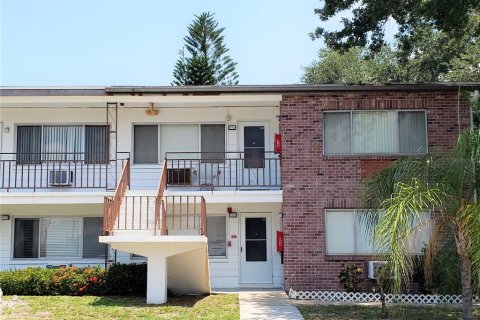 Condominio en Clearwater, Florida, 1 dormitorio  № 2102351