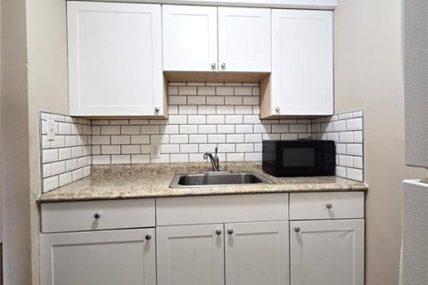 Condominio en alquiler en Clearwater, Florida, 1 dormitorio, 54.35 m2 № 2102351 - foto 9