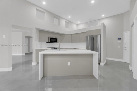 Villa ou maison à vendre à Weston, Floride: 3 chambres, 227.24 m2 № 1947412 - photo 5