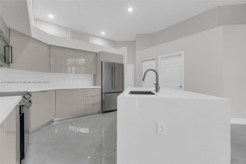 Villa ou maison à vendre à Weston, Floride: 3 chambres, 227.24 m2 № 1947412 - photo 10