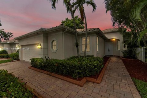 Villa ou maison à vendre à Weston, Floride: 3 chambres, 227.24 m2 № 1947412 - photo 3