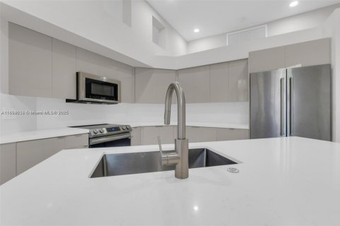 Villa ou maison à vendre à Weston, Floride: 3 chambres, 227.24 m2 № 1947412 - photo 8