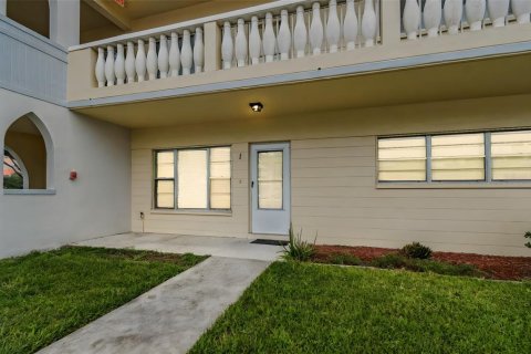 Condo in Clearwater, Florida, 2 bedrooms  № 1906249 - photo 1