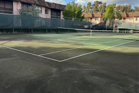 Снять в аренду кондоминиум в Пемброк-Пайнс, Флорида 2 спальни, 74.88м2, № 2004995 - фото 5