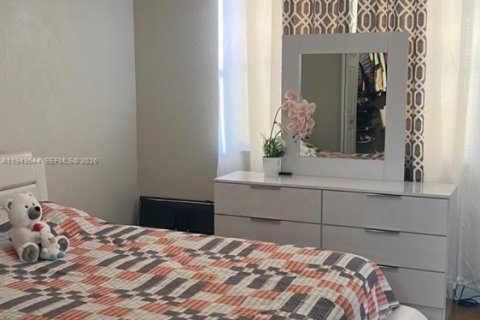 Кондоминиум с 2 спальнями в Пемброк-Пайнс, Флорида № 2004995