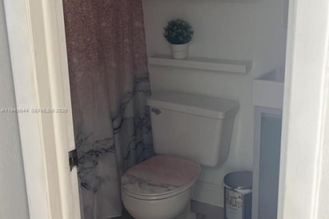 Снять в аренду кондоминиум в Пемброк-Пайнс, Флорида 2 спальни, 74.88м2, № 2004995 - фото 4